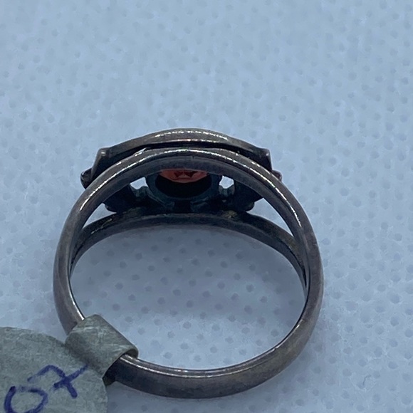 BOGO50 Sterling silver & garnet ring - Picture 5 of 8